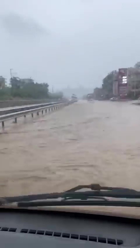 Sele yakalanan Akyazılı ailenin zor anları