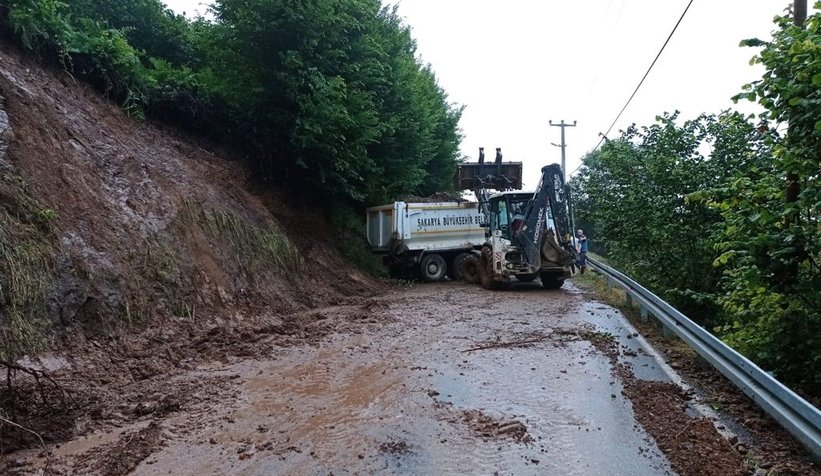 Selin vurduğu Akyazı'da yaralar sarılıyor