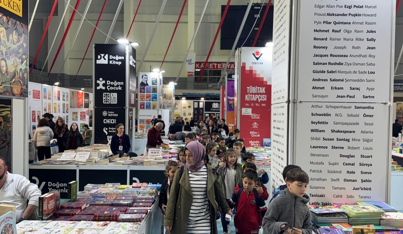 Serdivan 1. Kitap Fuarı büyük ilgi görüyor