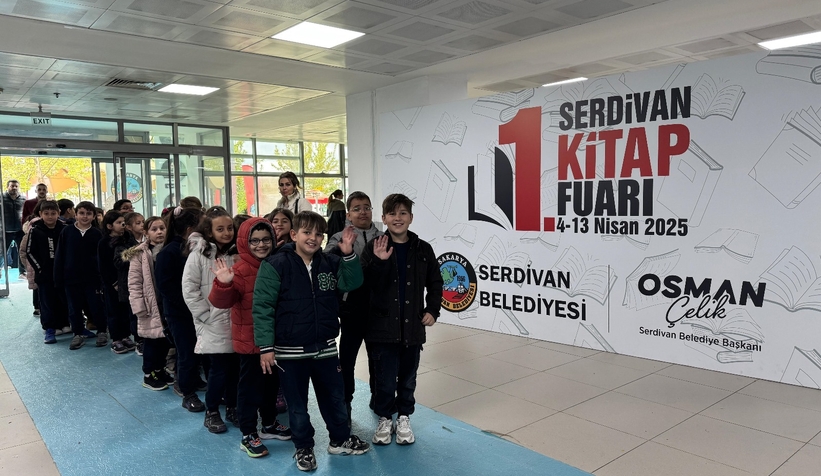 Serdivan 1. Kitap Fuarı büyük ilgi görüyor