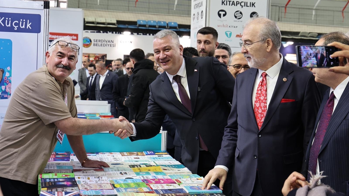Serdivan 2. Kitap Fuarı görkemli bir törenle açıldı