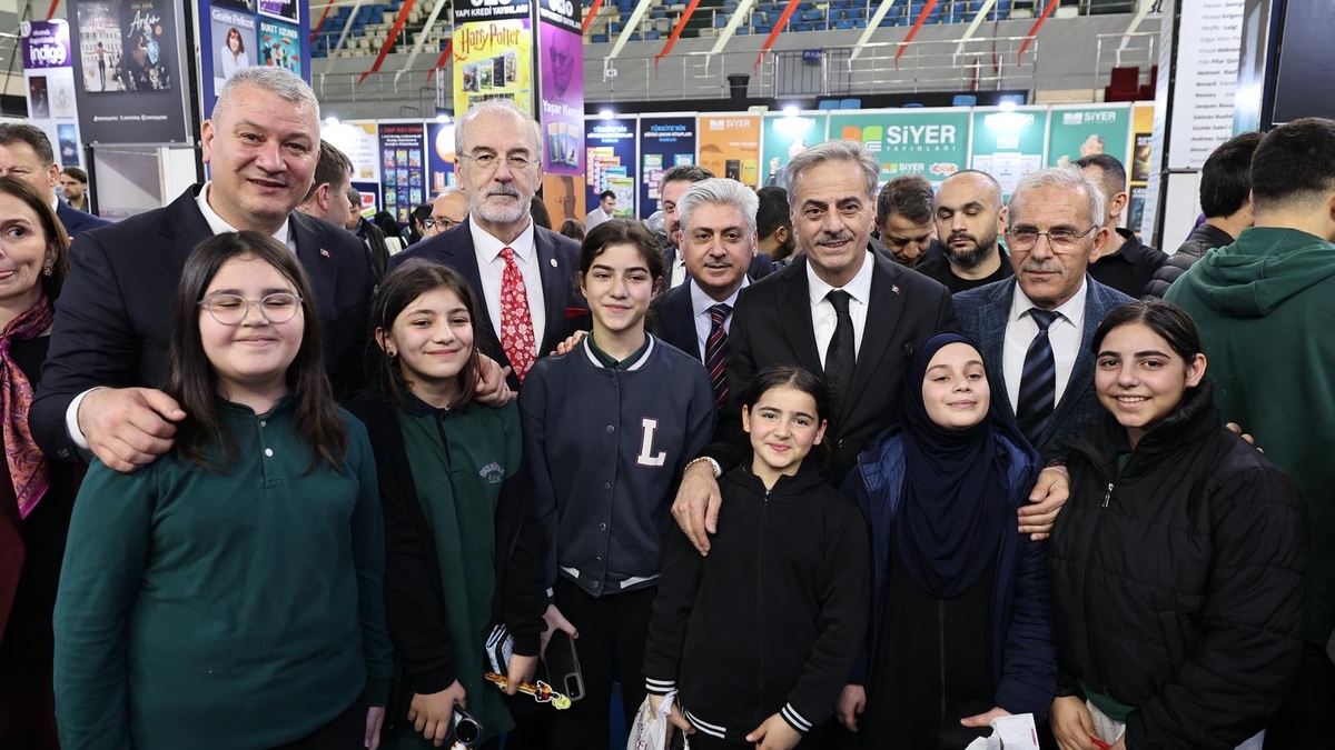 Serdivan 2. Kitap Fuarı görkemli bir törenle açıldı