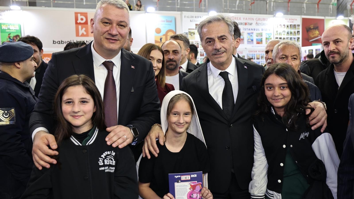 Serdivan 2. Kitap Fuarı görkemli bir törenle açıldı