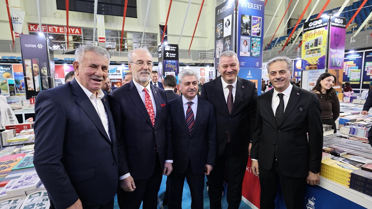 Serdivan 2. Kitap Fuarı görkemli bir törenle açıldı