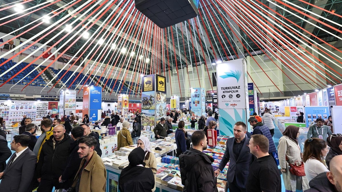 Serdivan 2. Kitap Fuarı görkemli bir törenle açıldı