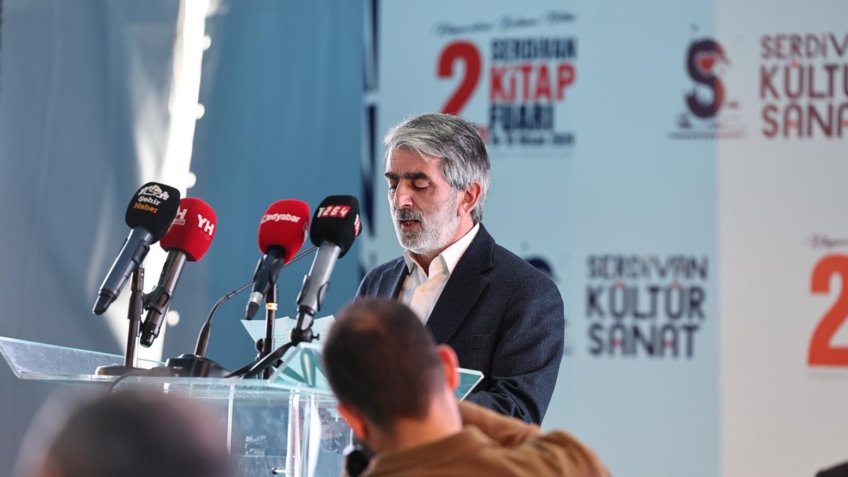 Serdivan 2. Kitap Fuarı görkemli bir törenle açıldı