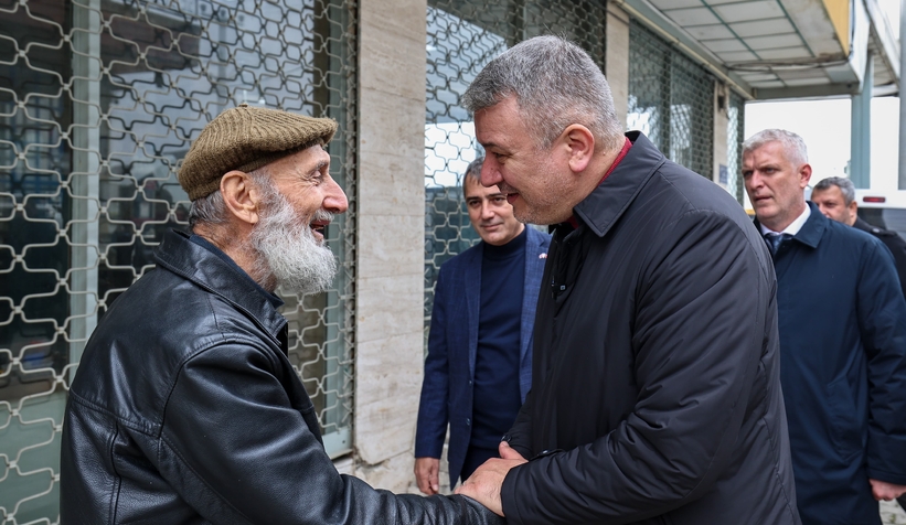 serdivan-adayi-osman-celik-ramazan-ayini-kutladindzvbwn4l1