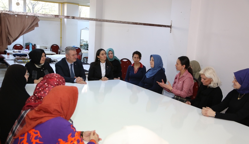 serdivan-belediye-baskan-adayi-osman-celik-ten-esnaf-ve-vatandas-ziyareticm9dadq5ut