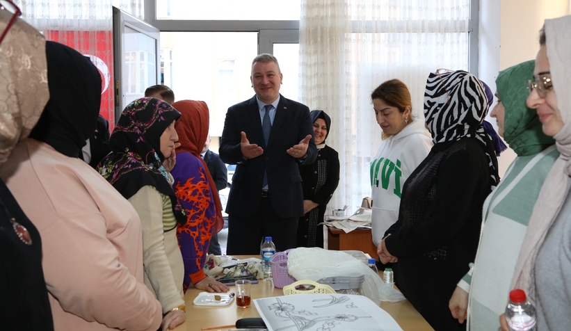 serdivan-belediye-baskan-adayi-osman-celik-ten-esnaf-ve-vatandas-ziyareticm9dadq5ut