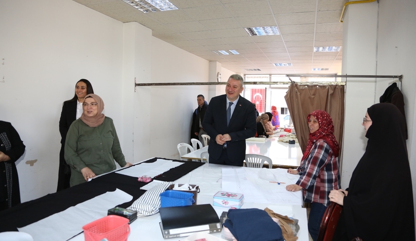 serdivan-belediye-baskan-adayi-osman-celik-ten-esnaf-ve-vatandas-ziyareticm9dadq5ut