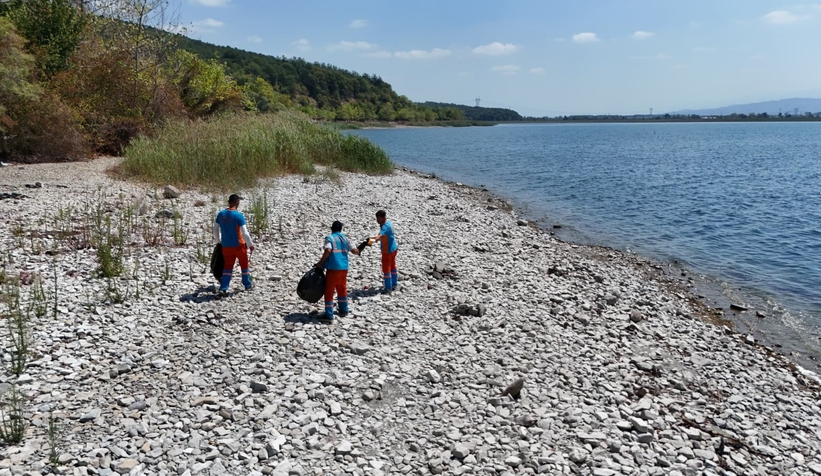 Serdivan Belediyesi'nden Sapanca Gölü sahilinde temizlik
