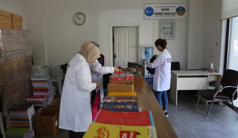Serdivan Belediyesi’nden öğrencilere kırtasiye desteği