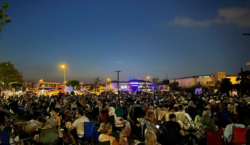 Serdivan'da açık havada sinema keyfi 