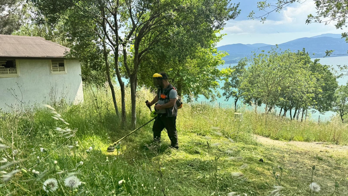 Serdivan'da bahar temizliği sürüyor