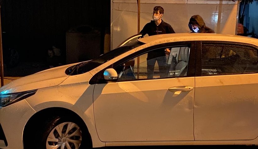 Serdivan'da dehşet; İki kişiyi bıçakladılar