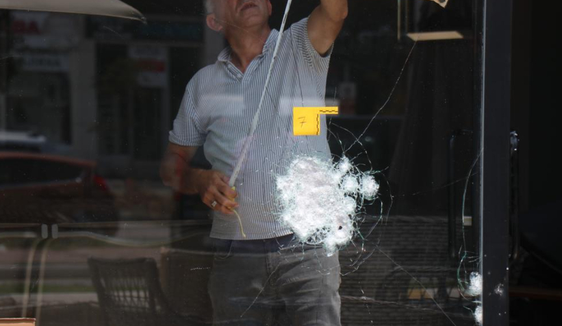 Serdivan'da iş yeri kurşunlandı