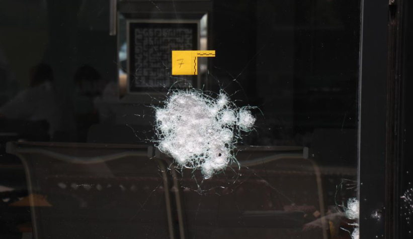 Serdivan'da iş yeri kurşunlandı