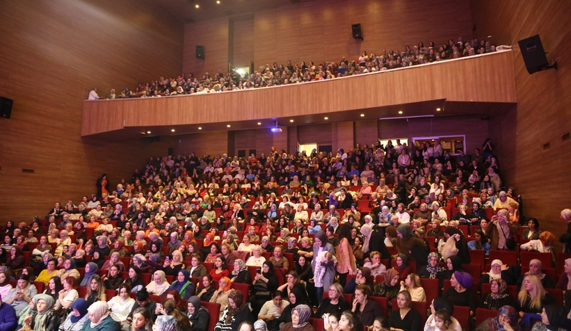 serdivan-da-kadinlara-ozel-yesilcam-konseriyja3wgkxv1