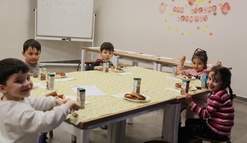  Serdivan'da tekne orucu tutan çocuklara erken iftar