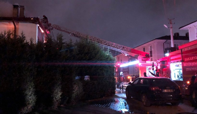 Serdivan'da villada yangın