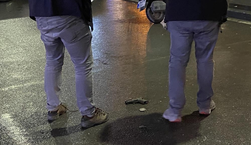 serdivan-kafeler-caddesi-nde-silahlar-ateslendieuhjkzhpat