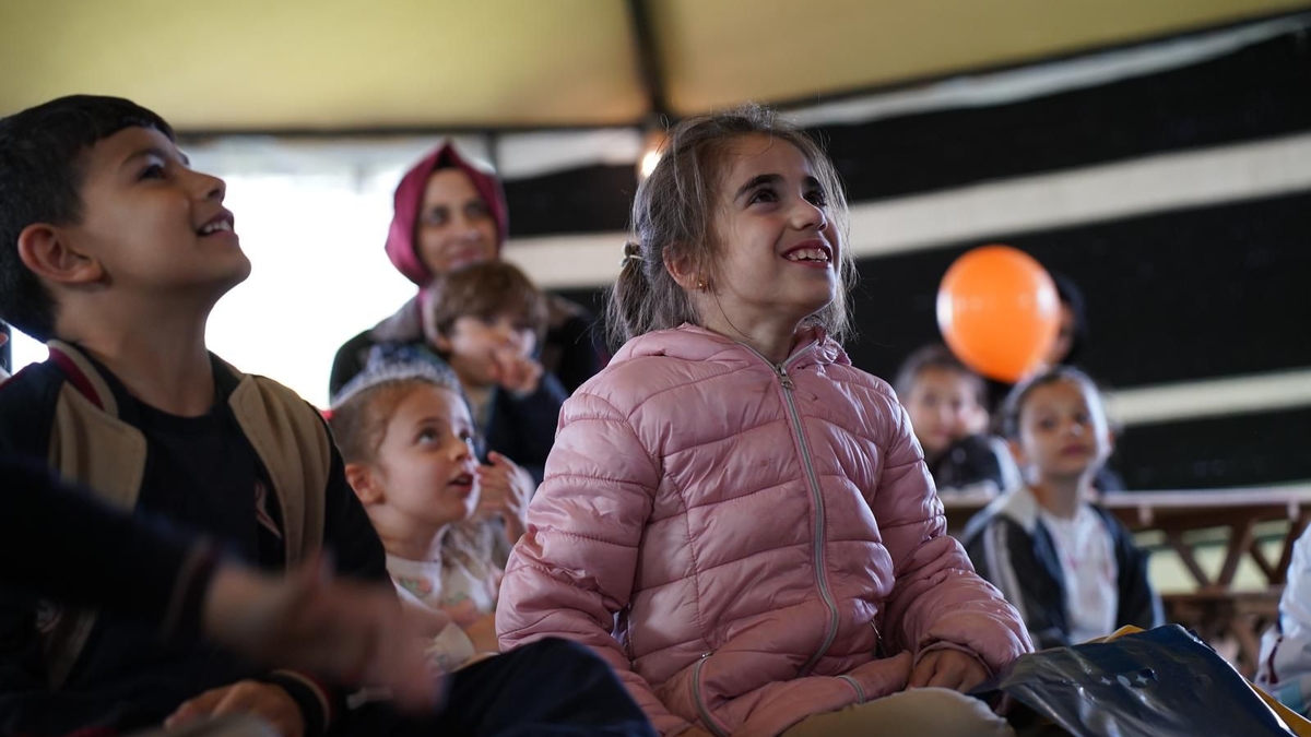 Serdivan Kitap Fuarı’nda Ünlü İsimlere Büyük İlgi