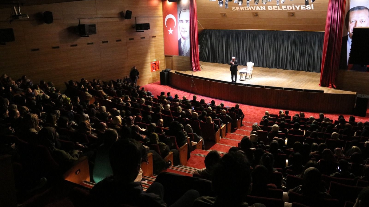 Serdivan Nurullah Genç'i ağırladı