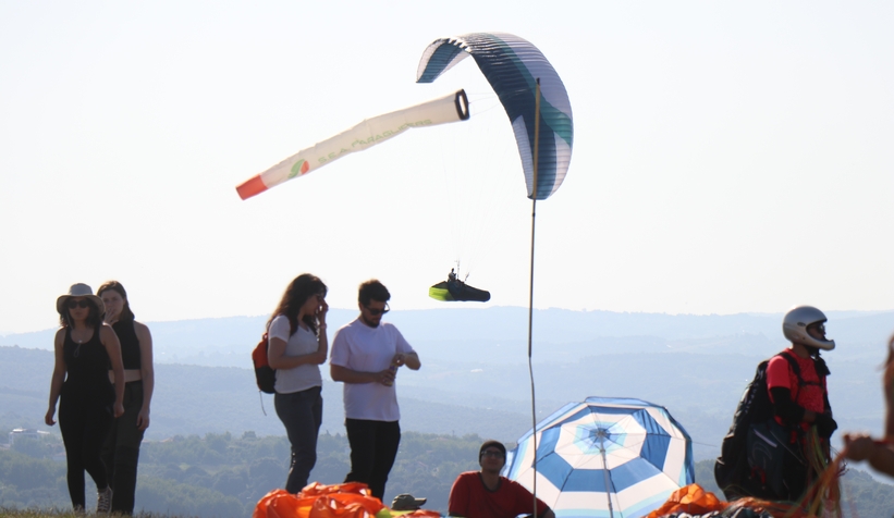 Serdivan yamaç paraşütçülerinin merkezi oldu