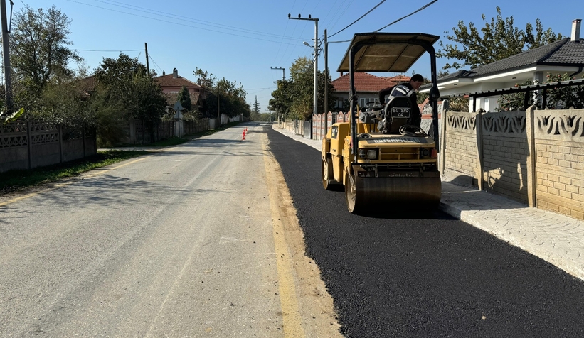 Serdivan’da asfalt seferberliği devam ediyor 