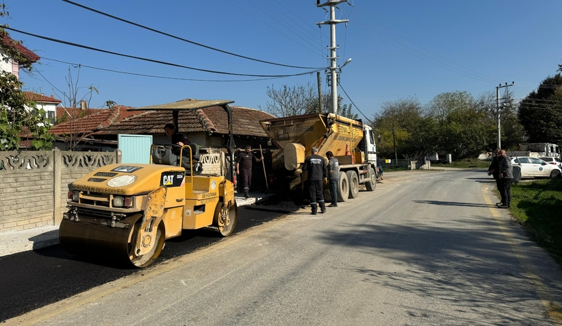 Serdivan’da asfalt seferberliği devam ediyor 