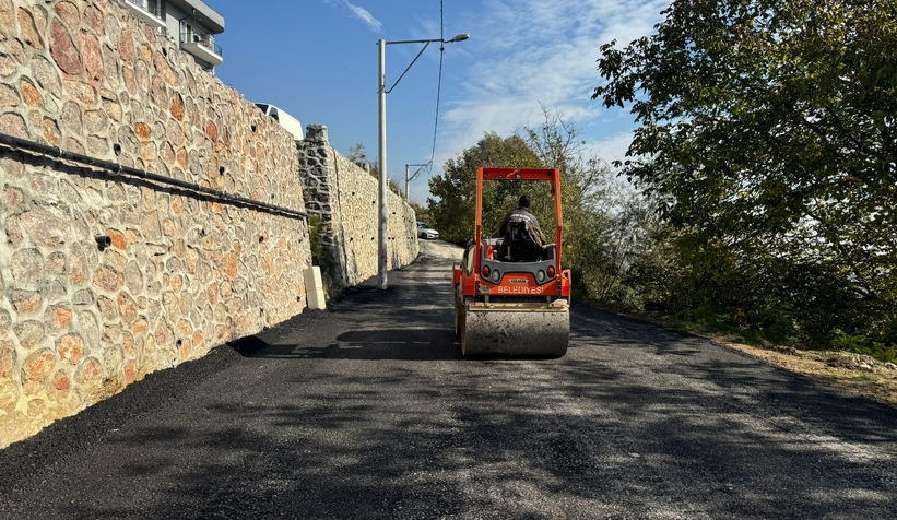 Serdivan’da asfalt seferberliği devam ediyor 