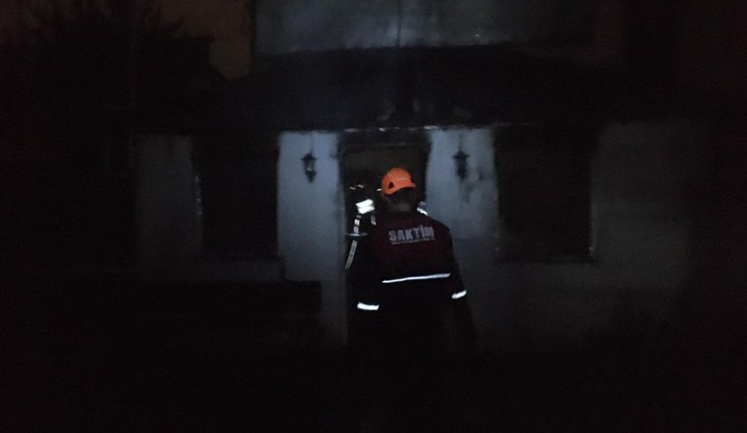 Serdivanda caminin çay ocağı alev alev yandı