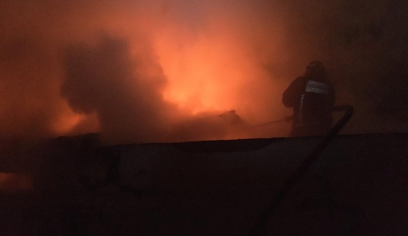 Serdivanda caminin çay ocağı alev alev yandı