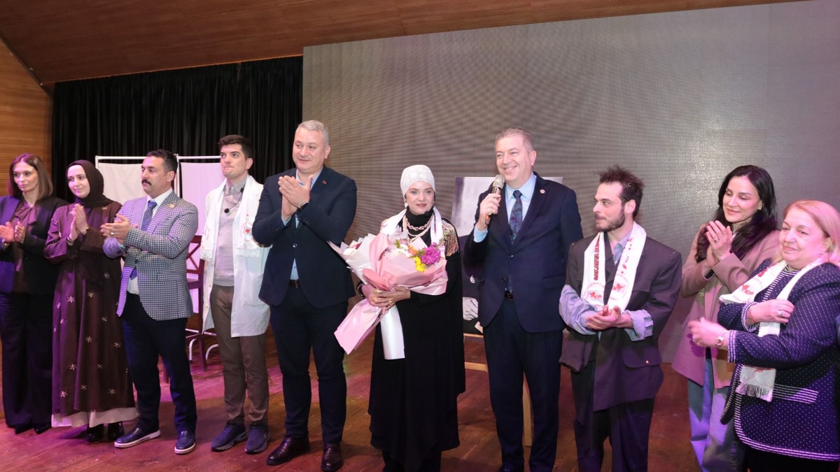 Serdivan’da Dünya Tiyatro Günü coşkusu