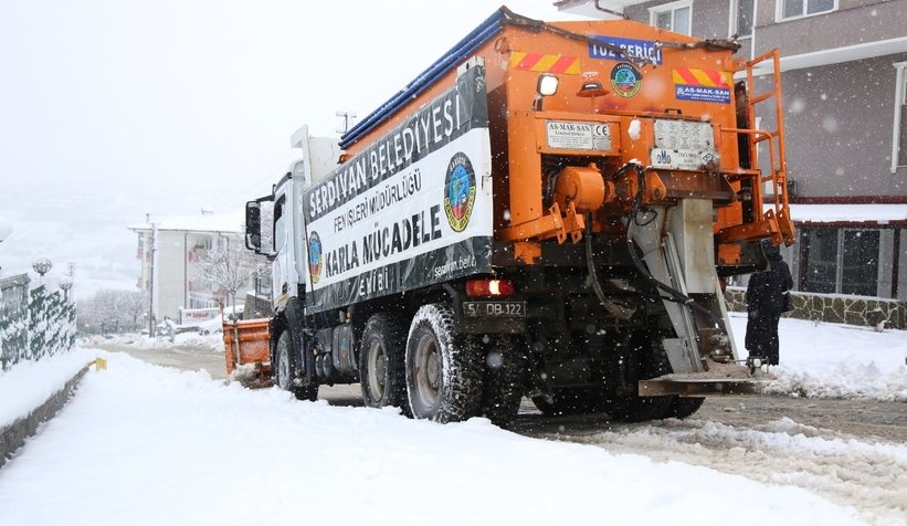 Serdivan’da karla mücadele