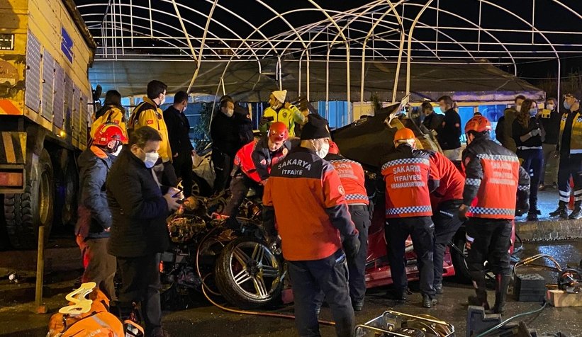 Serdivan'da dehşete düşüren kaza; 1 ölü, 3 yaralı