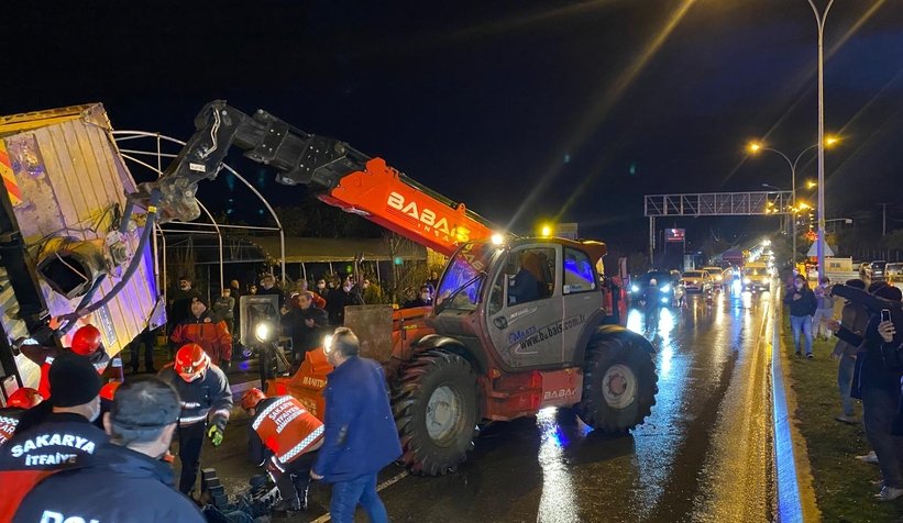 Serdivan'da dehşete düşüren kaza; 1 ölü, 3 yaralı