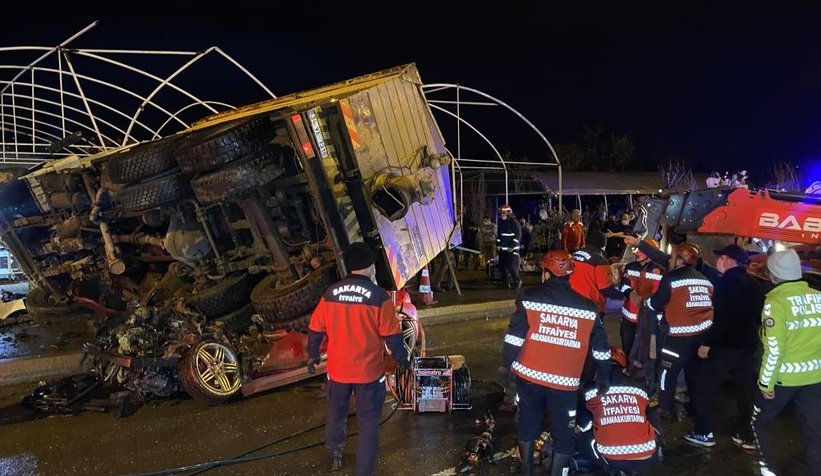 Serdivan'da dehşete düşüren kaza; 1 ölü, 3 yaralı