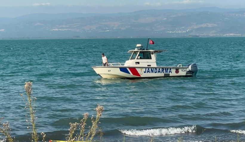 serinlemek-icin-gole-giren-cocuk-boguldudddrctyzyv