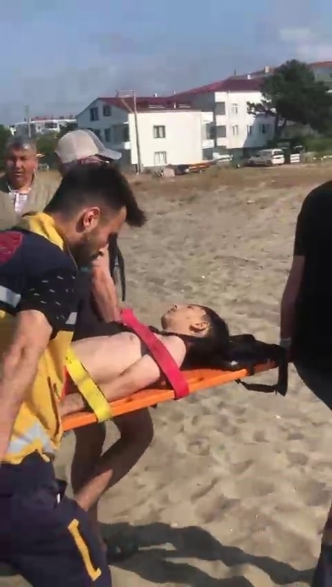 Serinlemek için suya girdi boğulma tehlikesi yaşadı