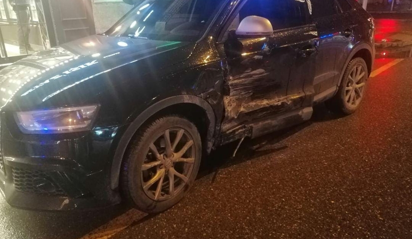 serit-degistirirken-trafik-ekibinin-aracina-carptizdnbnvhjzm
