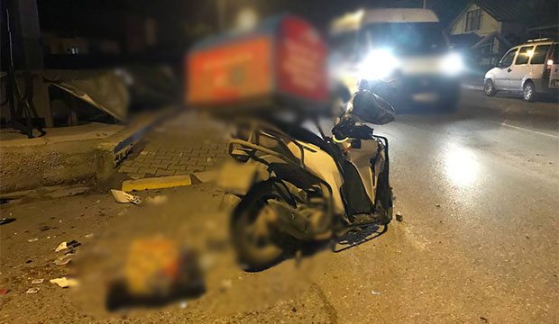 servis-araci-ile-carpisan-motosikletli-kurye-agir-yaralivw8vdkmvbd