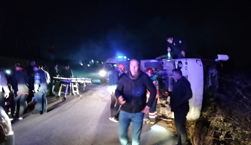 servis-midibusu-kaza-yapti-2-yaralivzjubnrzuf