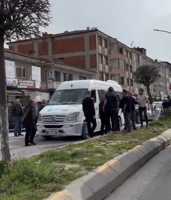 Servis şoförü direksiyon başında fenalaştı