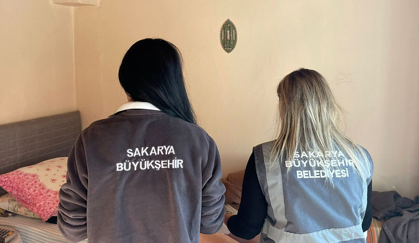 Ses gelmeyince kapıyı itfaiye açtı