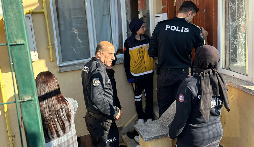 Ses gelmeyince kapıyı itfaiye açtı