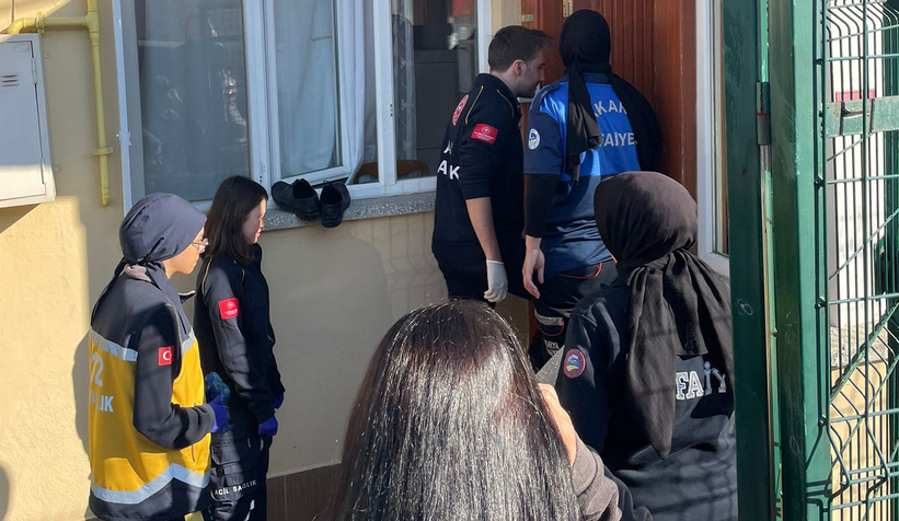 Ses gelmeyince kapıyı itfaiye açtı