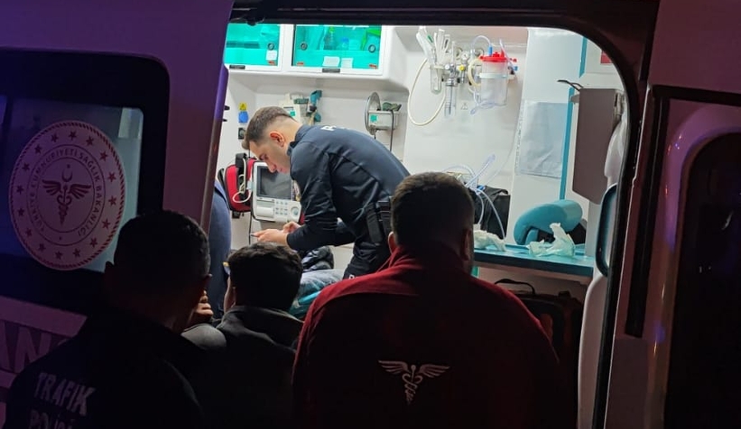 Gençler Arasında Sevgili Tartışması: Çakıyla Bacaklarından Yaraladı!