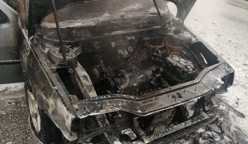 Seyir halinde alev aldı