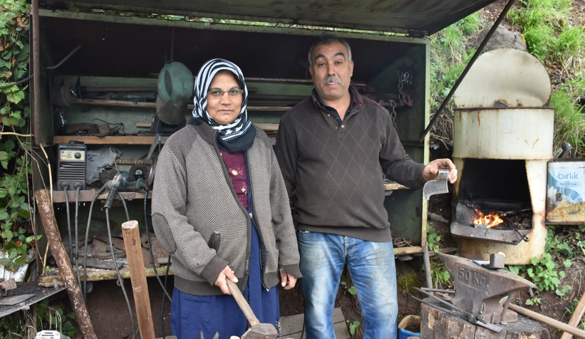 Seyyar demirci İlçe ilçe dolaşıp tamirat yaparak geçimini sağlıyor